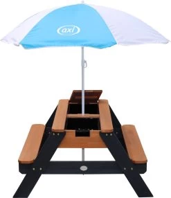 AXI Nick Zand & Water Picknicktafel In Antraciet/Bruin - Parasol Blauw/Wit - Picknick Tafel Voor Kinderen Van Hout -Tuinmeubel Verkoop 1038x1200 1