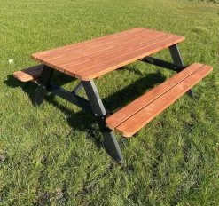 Goedkopepicknicktafels.nl | Zwart Bruine XL Picknicktafel Bruno | Tuintafel 6 Persoons | Bruin Zwart Gespoten Gedroogd Grenen Hout! -Tuinmeubel Verkoop 1200x1127 1