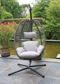 Lowander Egg Hangstoel Cocoon - Voor Binnen & Buiten - Met Standaard - Incl. Kussens 12 Lowander Egg Hangstoel Cocoon - Voor Binnen & Buiten - Met Standaard - Incl. Kussens -Tuinmeubel Verkoop 862x1200